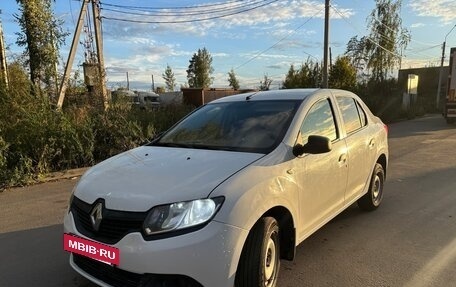 Renault Logan II, 2015 год, 350 000 рублей, 2 фотография