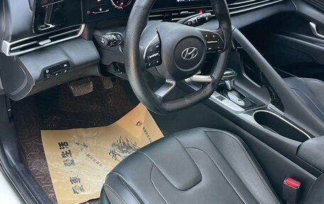 Hyundai Elantra, 2022 год, 1 615 000 рублей, 5 фотография