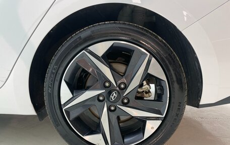 Hyundai Elantra, 2022 год, 1 615 000 рублей, 12 фотография
