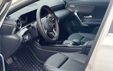 Mercedes-Benz A-Класс, 2022 год, 1 720 000 рублей, 10 фотография