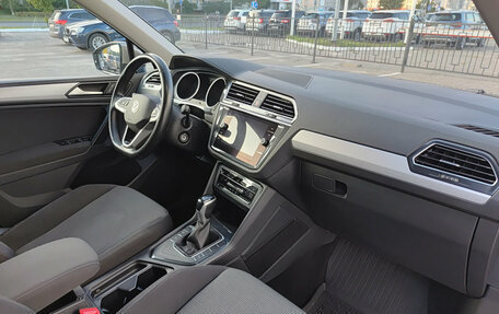 Volkswagen Tiguan II, 2021 год, 2 600 000 рублей, 15 фотография