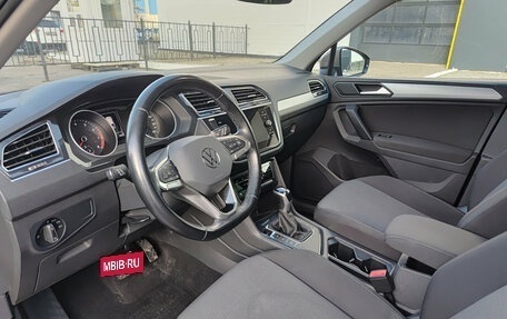 Volkswagen Tiguan II, 2021 год, 2 600 000 рублей, 20 фотография