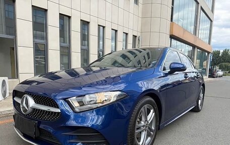 Mercedes-Benz A-Класс, 2022 год, 1 670 000 рублей, 2 фотография