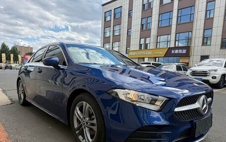 Mercedes-Benz A-Класс, 2022 год, 1 670 000 рублей, 3 фотография