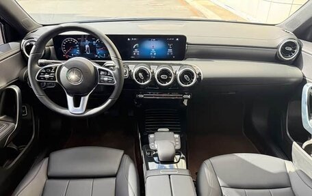 Mercedes-Benz A-Класс, 2022 год, 1 670 000 рублей, 8 фотография