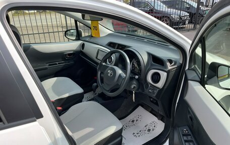 Toyota Vitz, 2013 год, 799 000 рублей, 14 фотография