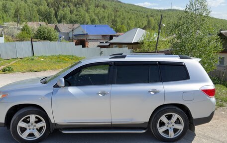 Toyota Highlander III, 2011 год, 1 790 000 рублей, 4 фотография