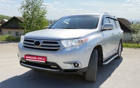 Toyota Highlander III, 2011 год, 1 790 000 рублей, 7 фотография