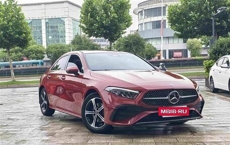 Mercedes-Benz A-Класс, 2023 год, 1 690 000 рублей, 3 фотография