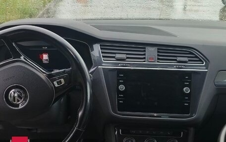 Volkswagen Tiguan II, 2018 год, 2 129 000 рублей, 5 фотография