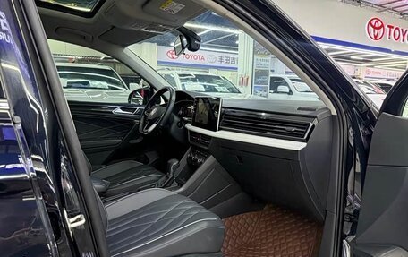 Volkswagen Tiguan II, 2023 год, 2 040 000 рублей, 8 фотография