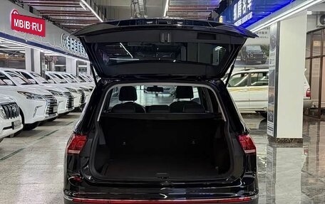 Volkswagen Tiguan II, 2023 год, 2 040 000 рублей, 17 фотография