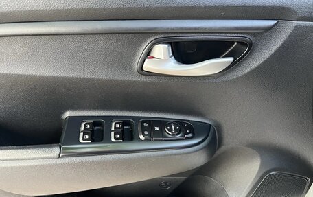 KIA Rio IV, 2021 год, 1 590 000 рублей, 15 фотография