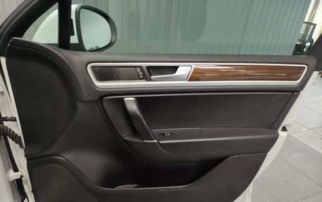 Volkswagen Touareg III, 2015 год, 2 510 000 рублей, 16 фотография
