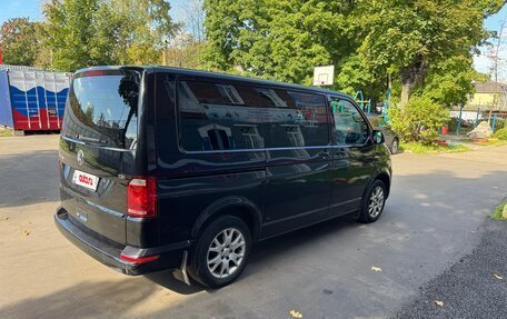 Volkswagen Multivan T6 рестайлинг, 2016 год, 2 350 000 рублей, 2 фотография