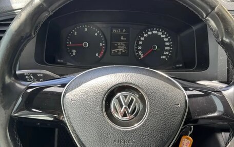 Volkswagen Multivan T6 рестайлинг, 2016 год, 2 350 000 рублей, 8 фотография