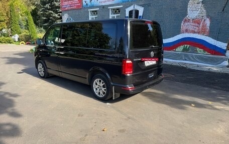 Volkswagen Multivan T6 рестайлинг, 2016 год, 2 350 000 рублей, 3 фотография