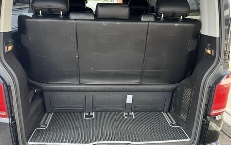 Volkswagen Multivan T6 рестайлинг, 2016 год, 2 350 000 рублей, 10 фотография