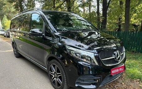 Mercedes-Benz V-Класс, 2022 год, 9 500 000 рублей, 1 фотография
