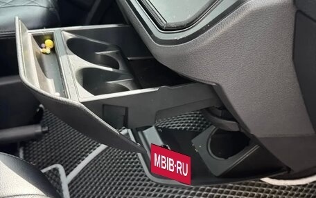 Volkswagen Multivan T6 рестайлинг, 2016 год, 2 350 000 рублей, 9 фотография