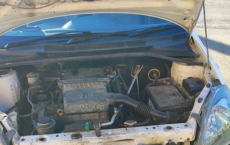 Toyota Vitz, 2001 год, 290 000 рублей, 8 фотография