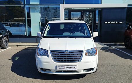 Chrysler Town & Country V рестайлинг, 2010 год, 1 139 000 рублей, 5 фотография