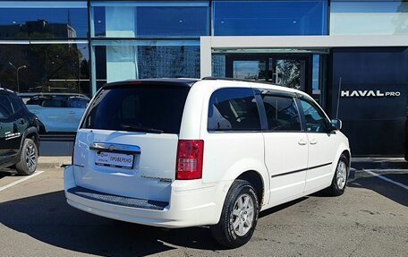 Chrysler Town & Country V рестайлинг, 2010 год, 1 139 000 рублей, 8 фотография