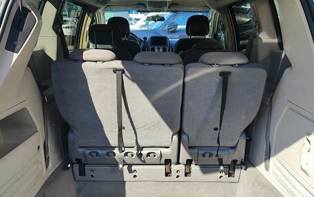 Chrysler Town & Country V рестайлинг, 2010 год, 1 139 000 рублей, 13 фотография