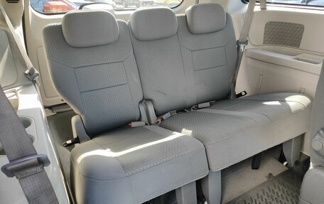 Chrysler Town & Country V рестайлинг, 2010 год, 1 139 000 рублей, 3 фотография