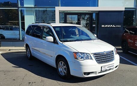 Chrysler Town & Country V рестайлинг, 2010 год, 1 139 000 рублей, 6 фотография