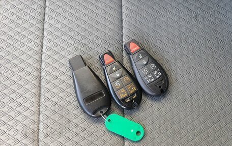 Chrysler Town & Country V рестайлинг, 2010 год, 1 139 000 рублей, 18 фотография