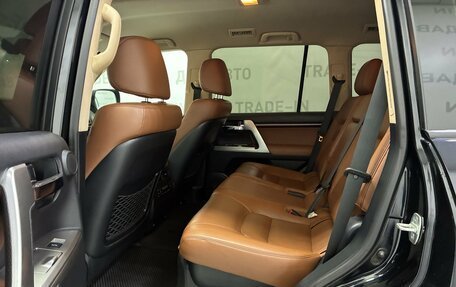 Toyota Land Cruiser 200, 2015 год, 3 399 000 рублей, 21 фотография