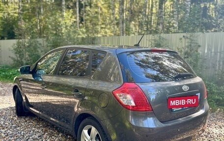 KIA cee'd I рестайлинг, 2010 год, 690 000 рублей, 6 фотография