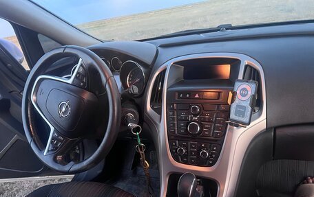 Opel Astra J, 2011 год, 690 000 рублей, 8 фотография