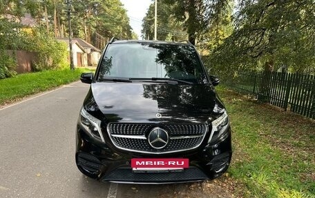 Mercedes-Benz V-Класс, 2022 год, 9 500 000 рублей, 2 фотография