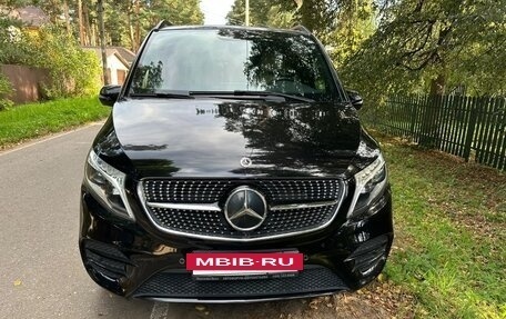 Mercedes-Benz V-Класс, 2022 год, 9 500 000 рублей, 4 фотография