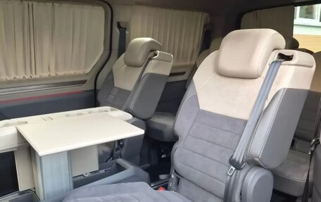 Volkswagen Multivan, 2024 год, 8 300 000 рублей, 10 фотография
