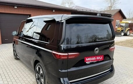 Volkswagen Multivan, 2024 год, 8 300 000 рублей, 4 фотография