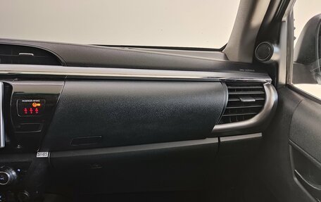 Toyota Hilux VIII, 2016 год, 2 850 000 рублей, 12 фотография