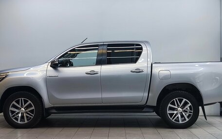 Toyota Hilux VIII, 2016 год, 2 850 000 рублей, 8 фотография