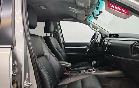 Toyota Hilux VIII, 2016 год, 2 850 000 рублей, 21 фотография