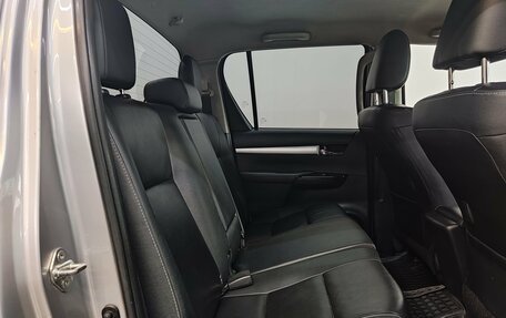 Toyota Hilux VIII, 2016 год, 2 850 000 рублей, 23 фотография