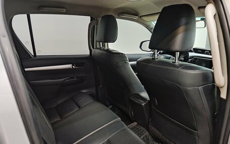 Toyota Hilux VIII, 2016 год, 2 850 000 рублей, 24 фотография