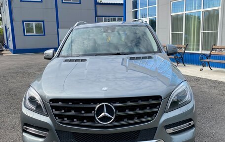 Mercedes-Benz M-Класс, 2012 год, 2 100 000 рублей, 2 фотография