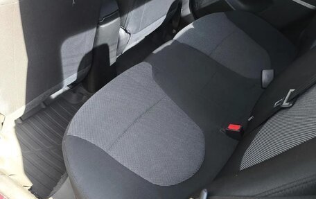 Hyundai Solaris II рестайлинг, 2013 год, 750 000 рублей, 9 фотография