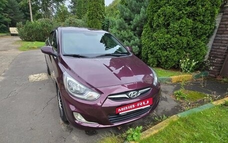Hyundai Solaris II рестайлинг, 2013 год, 750 000 рублей, 2 фотография