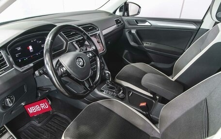 Volkswagen Tiguan II, 2019 год, 2 600 000 рублей, 13 фотография