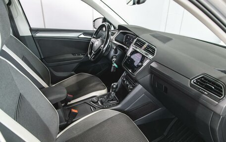 Volkswagen Tiguan II, 2019 год, 2 600 000 рублей, 15 фотография