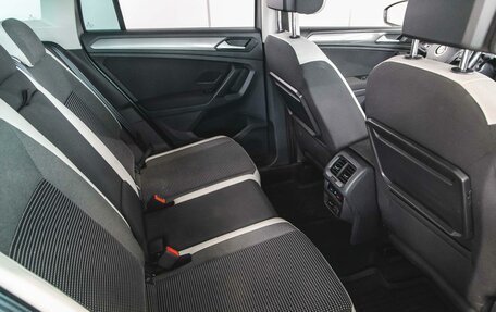 Volkswagen Tiguan II, 2019 год, 2 600 000 рублей, 16 фотография