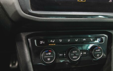 Volkswagen Tiguan II, 2019 год, 2 600 000 рублей, 24 фотография